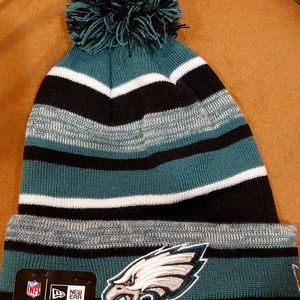 New Era Eagles beanie!